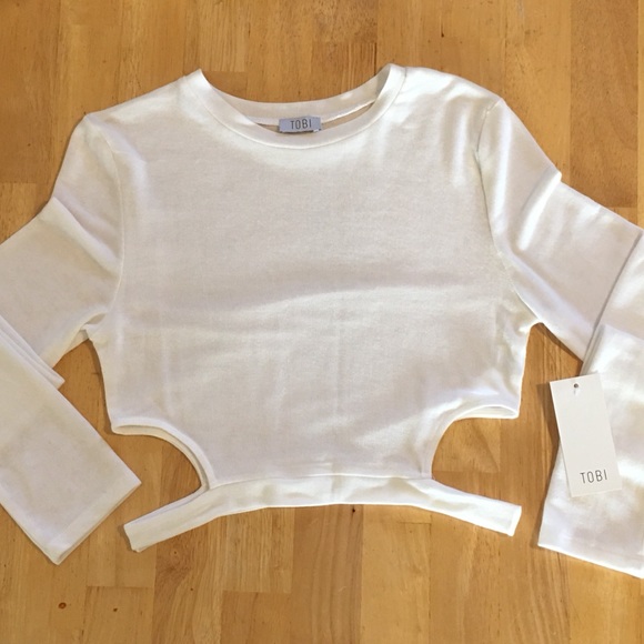 Tobi Tops - TOBI Crop Top with Side Cutouts